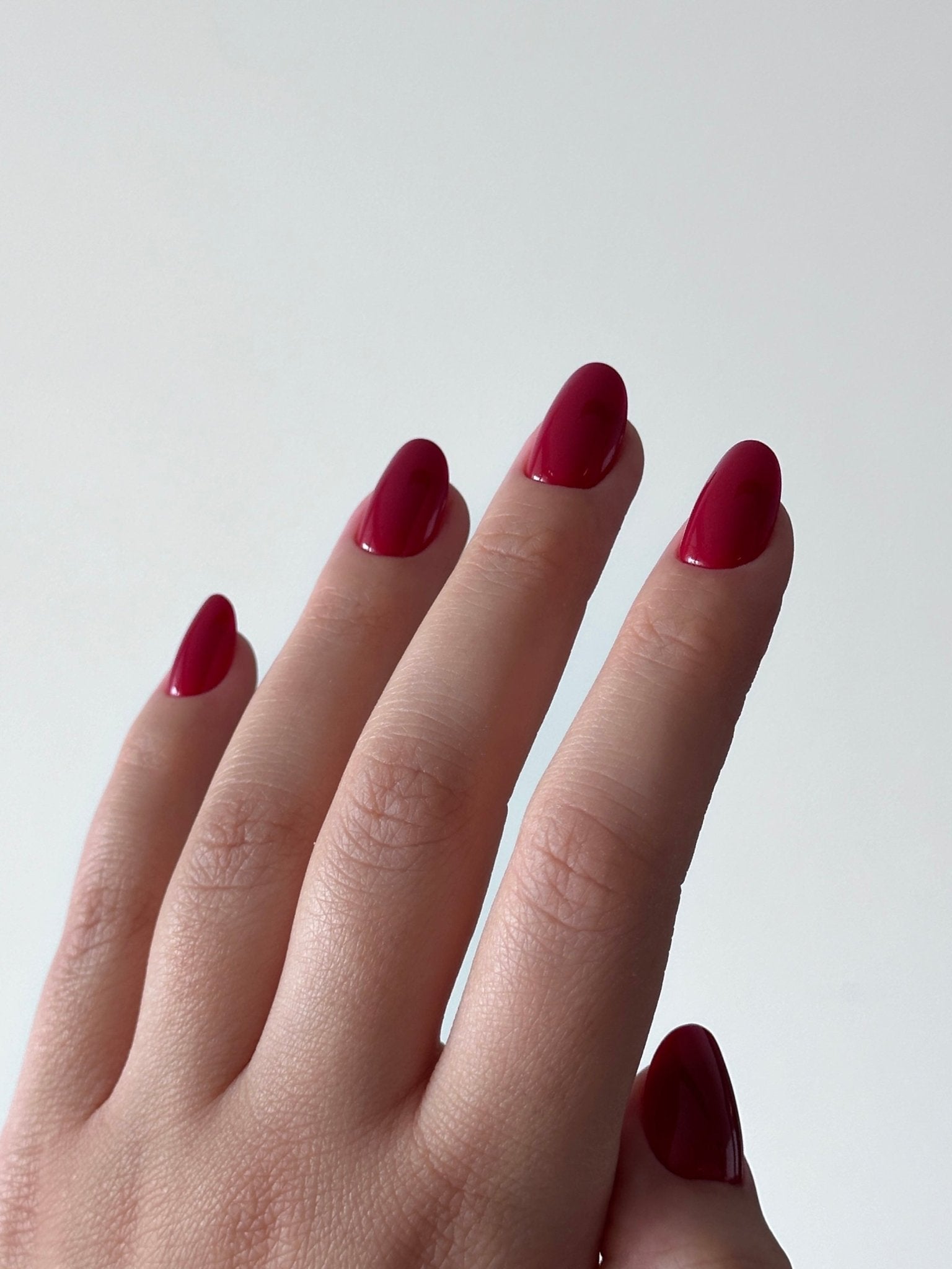 Oval Red Press-On Nails Staple Edit Gel Like Finish

