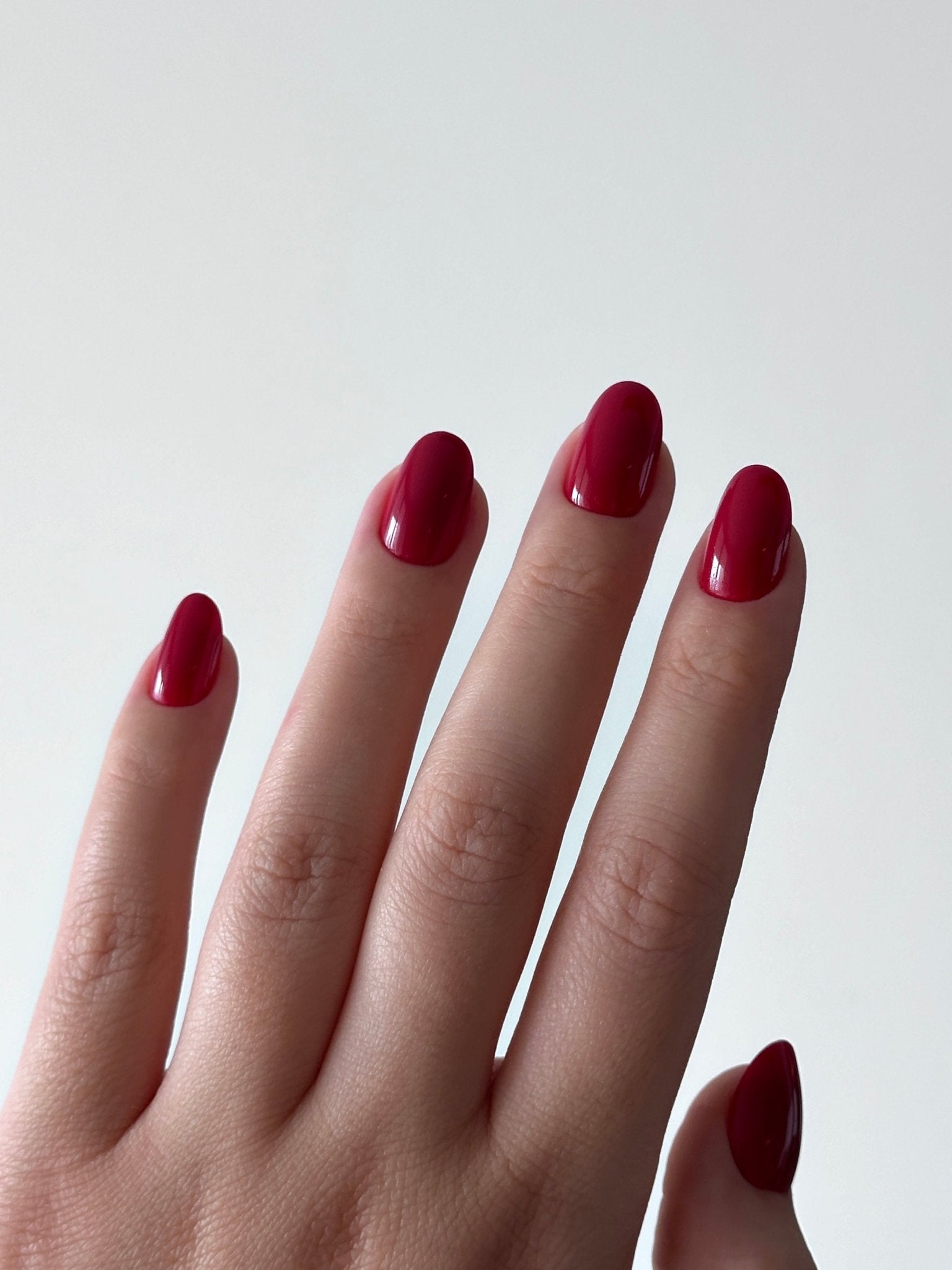 Oval Red Press-On Nails Staple Edit Gel Like Finish

